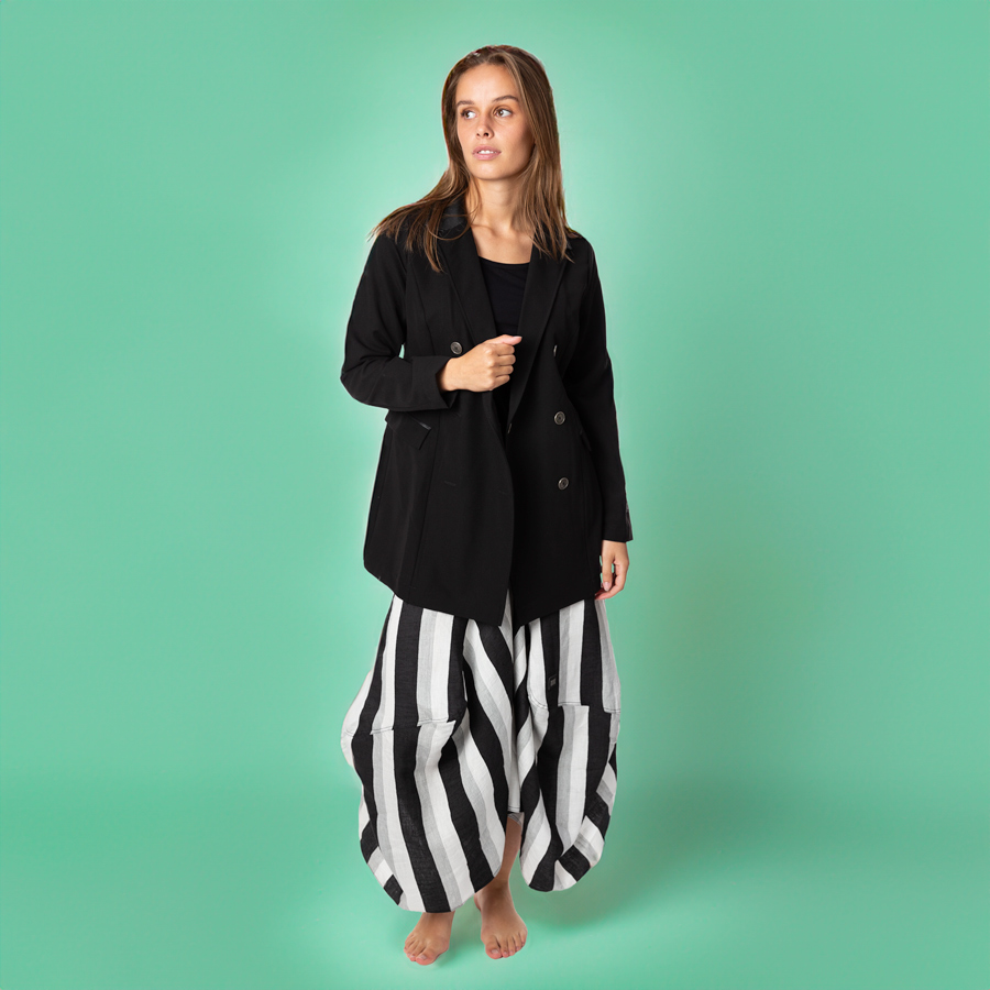 12700 12 Black